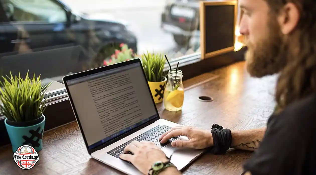 Автор статей за работой