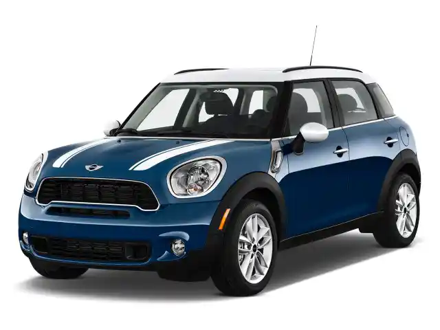 Mini Cooper Countryman — трансфер и путешествия по Грузии